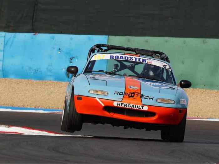 Mazda MX5 ROADSTER PRO CUP 0
