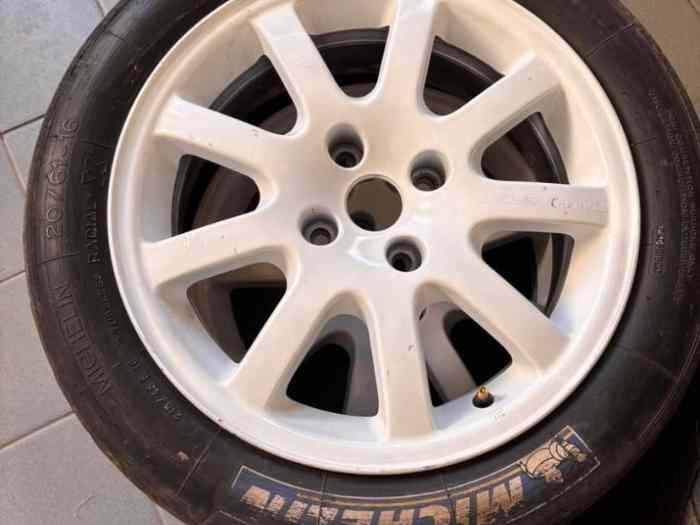 Pneu Michelin et pirelli en 16 3