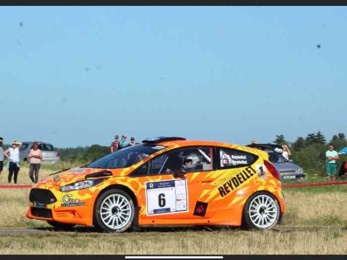 Ford fiesta r5 0