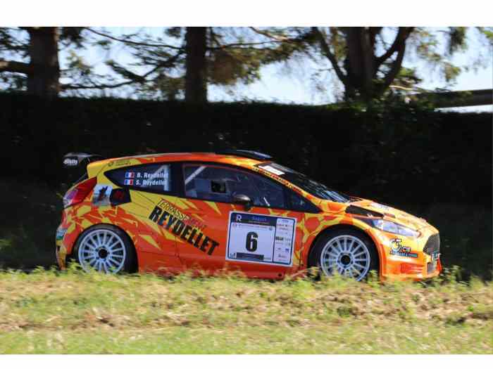 Ford fiesta r5 4