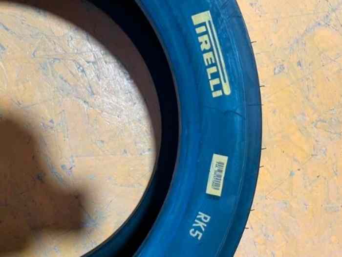 lot 2 pneus Pirelli RK5 1