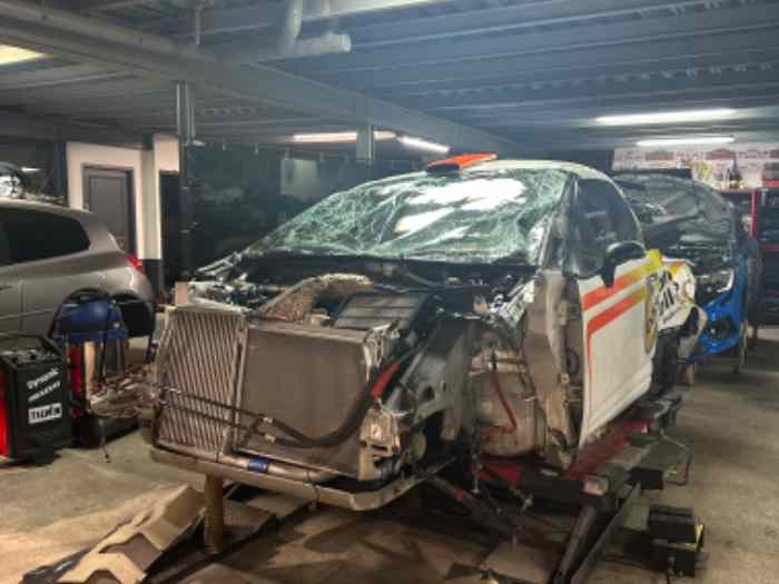 Caisse Ds3 r5 accidenté 1