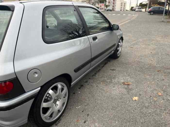 Clio 16 V 3