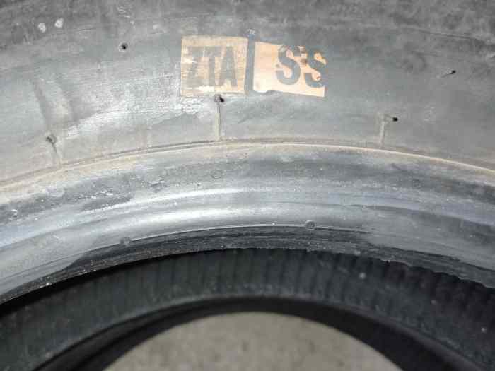 2 pneus MRF ZTA 15 pouces gomme SS