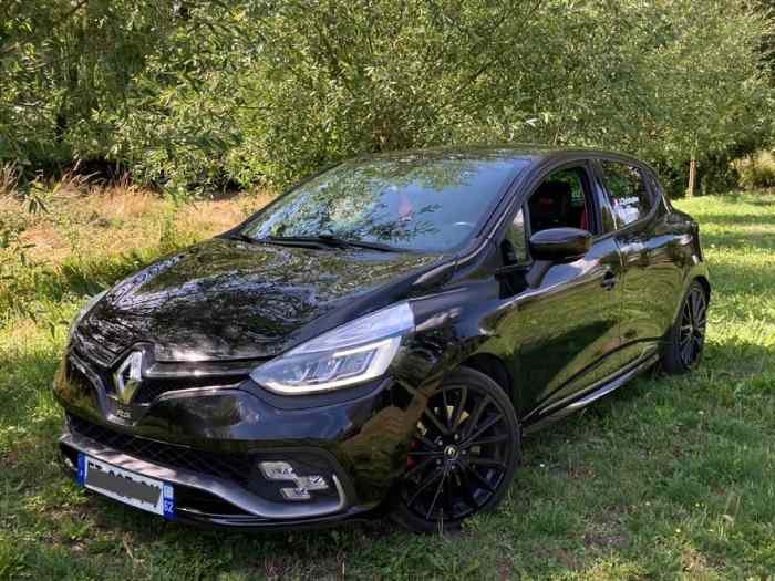 Clio IV RS Trophy 1