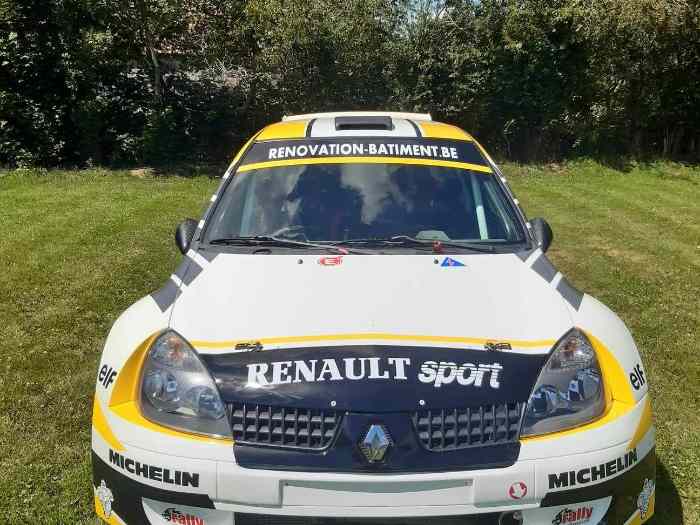 Renault Clio Maxi 2000cc 2