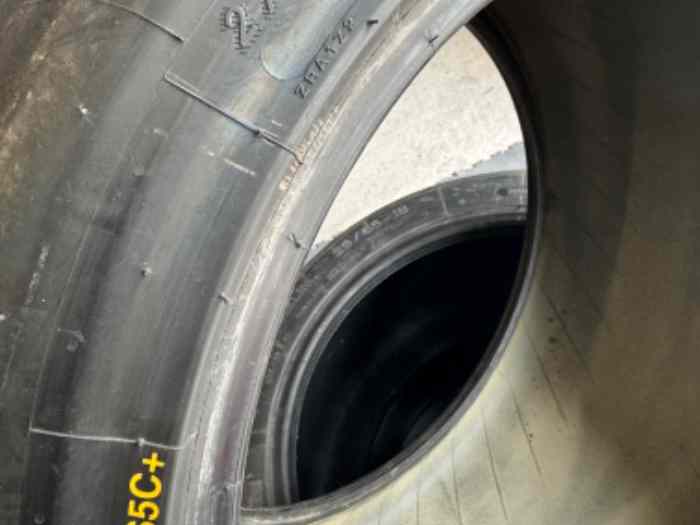 Pneu slick Michelin sc5+ en 27/65/18 moins de 10 km de roulage 1