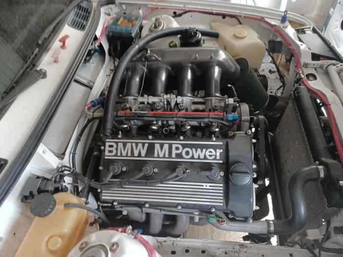 VENDUE!!!!BMW E30 S14/2000 1