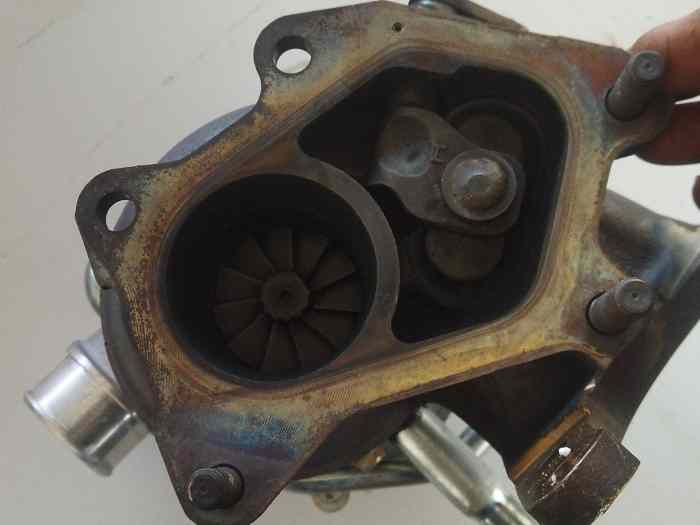 Turbo Subaru Impreza twinscroll et collecteur twinscroll VF49 iHI proche du neuf 2