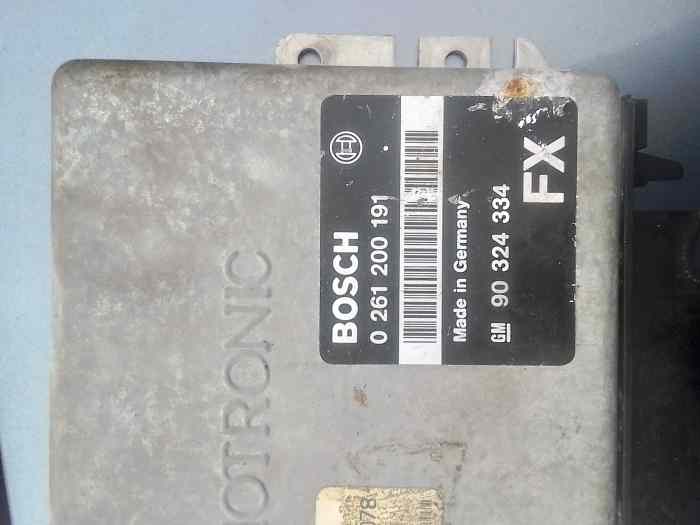 Boîtier électronique BOSCH 0 261 200 1...