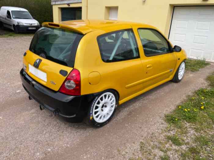 Clio cup x65 1