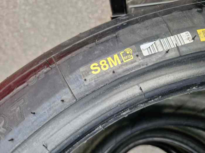 Pneu slick Michelin 2