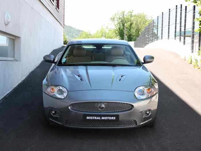 Jaguar XK-R 4.2l V8 1