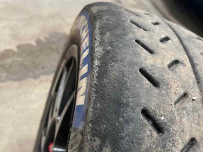 Pneus Michelin 19/60/16 R31 2