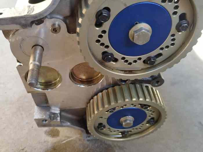 Clio Williams cylinder head with cams 3