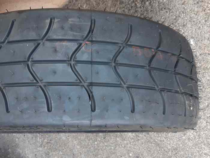 2 pneus pirelli neuf 200/600/16 RE7