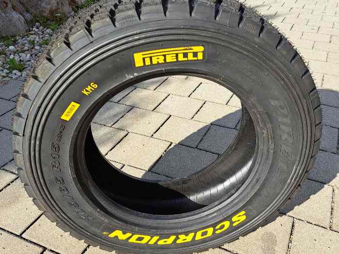 Pirelli KM6 205/65R15 neufs 5 pièces 1