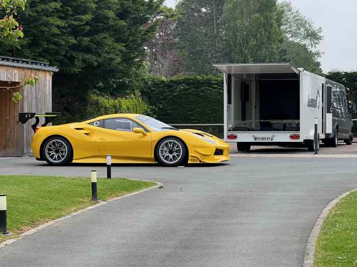 Ferrari 488 Challenge TVA 3900 km 3