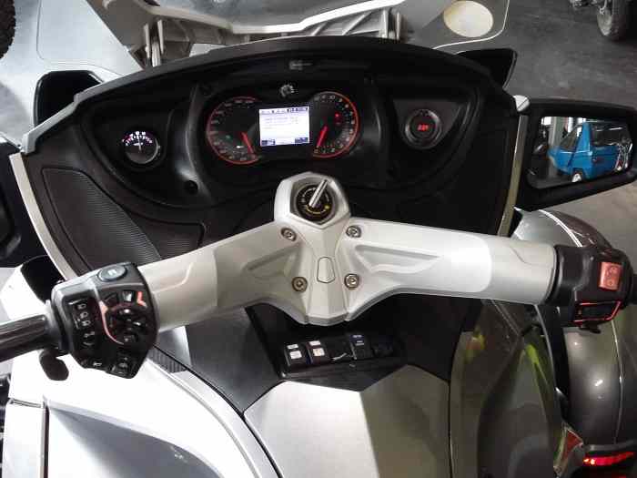 Can Am Spyder j 2012 1