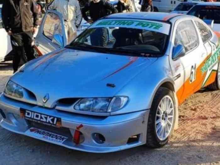 Megane maxi f2000 0