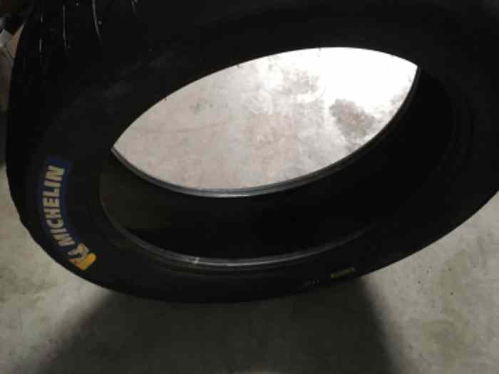 2 PNEUS NEUF MICHELIN 17 R11