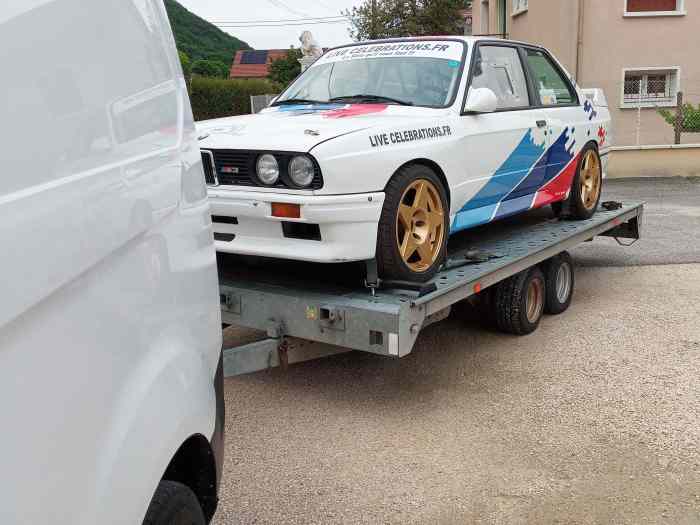 BMW M3 E30 replica avec passeport F200...