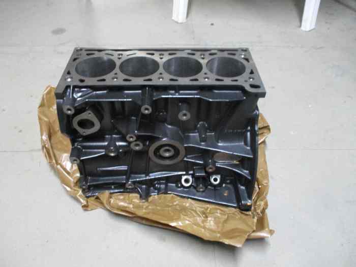 bloc moteur clio f4r 830 0