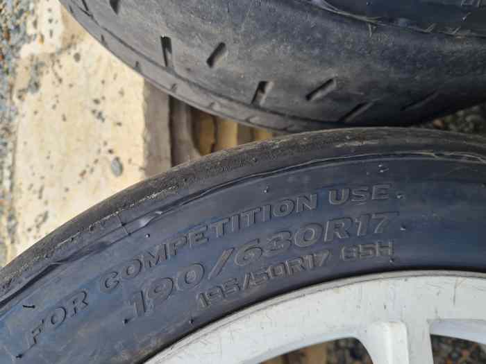 2 Hankook T72 en 17P 1