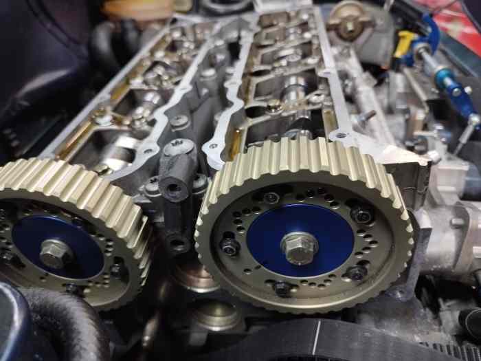 Clio Williams cylinder head with cams