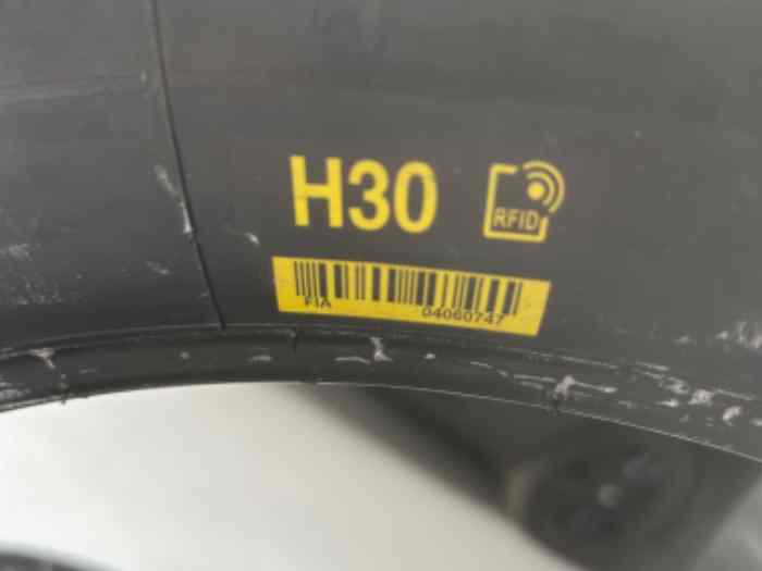 PNEUS MICHELIN H30 20/65/18 1