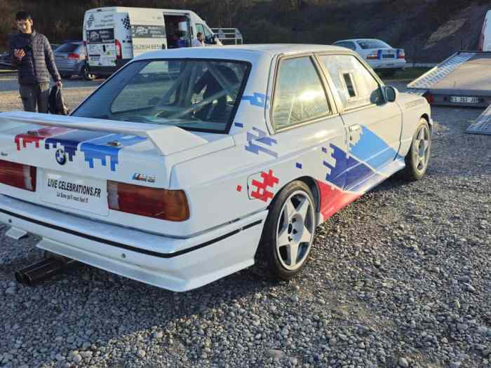 BMW M3 E30 replica avec passeport F2000 3