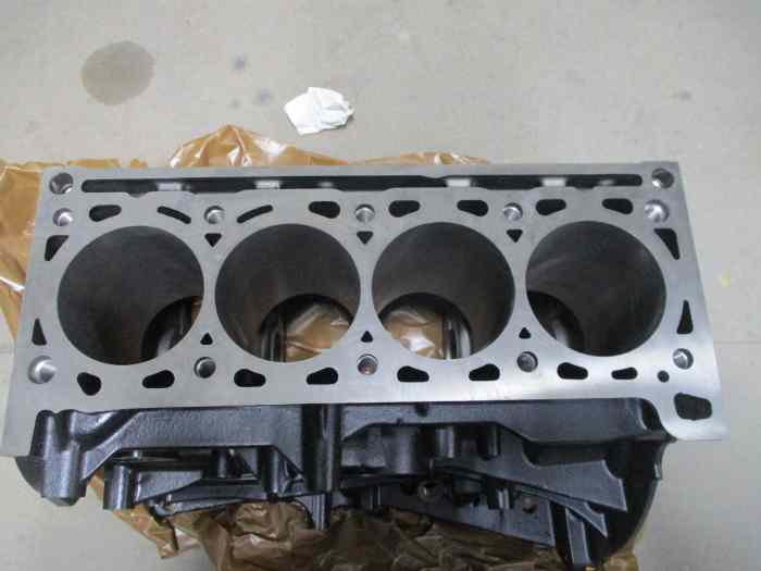 bloc moteur clio f4r 830 1