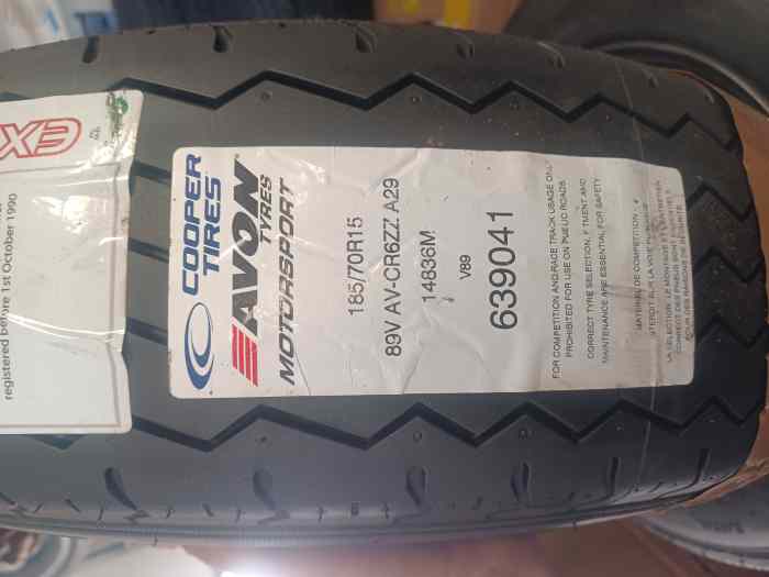 Pneus Avon CR6 ZZ 185/70R15 1