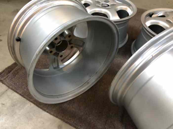 Av 4 jantes pour Porsche 964 ou 944 5