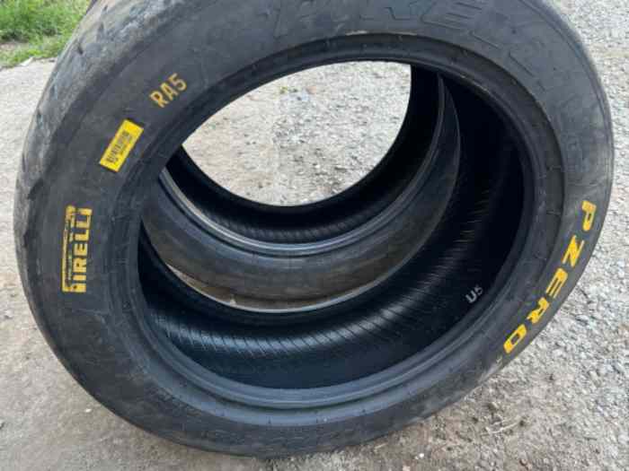 Pirelli en 16