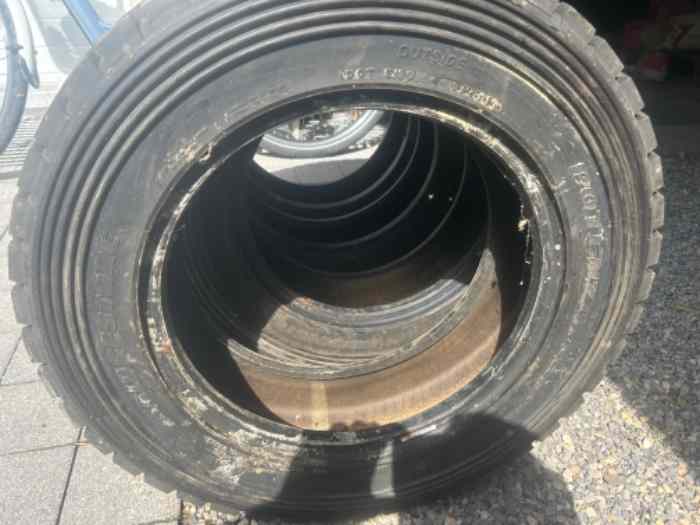 Pneu terre BRIDGESTONE 195/65/15 1