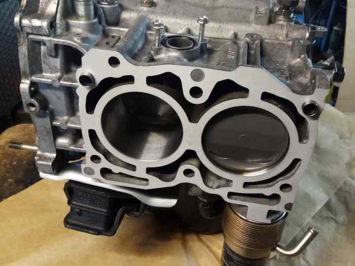 Bloc moteur Subaru sti 2,0 L forgé 2