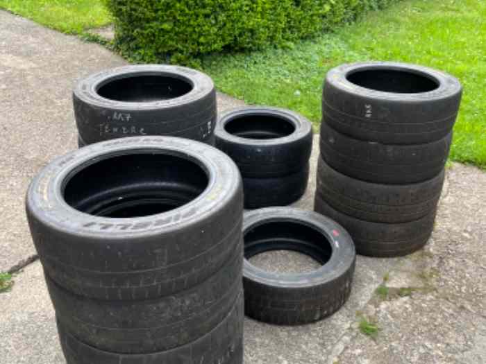 Lot de pneus racing Pirelli PZERO 16 pouces 1