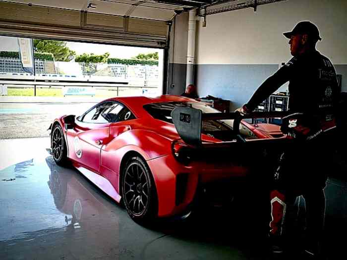 Ferrari 488 challenge evo a vendre 1