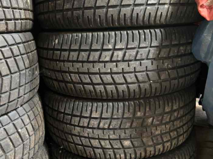 Pneus Michelin et Pirelli 16 pouces