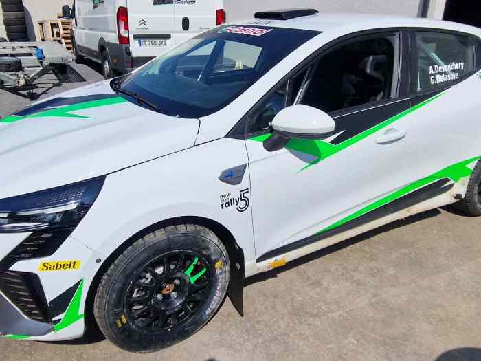 VENDS CLIO RC5 DE 2024 TOUTES EVOS 1