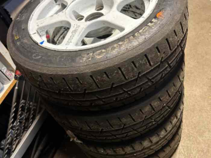 4 pneus hankook 2xt33 + 2xt53 en 15