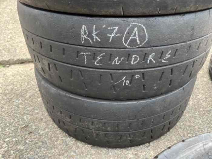 Lot de pneus racing Pirelli PZERO 16 pouces 4