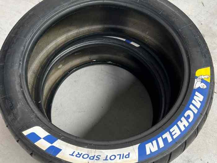 Pneus michelin H30 neufs 20/65-18