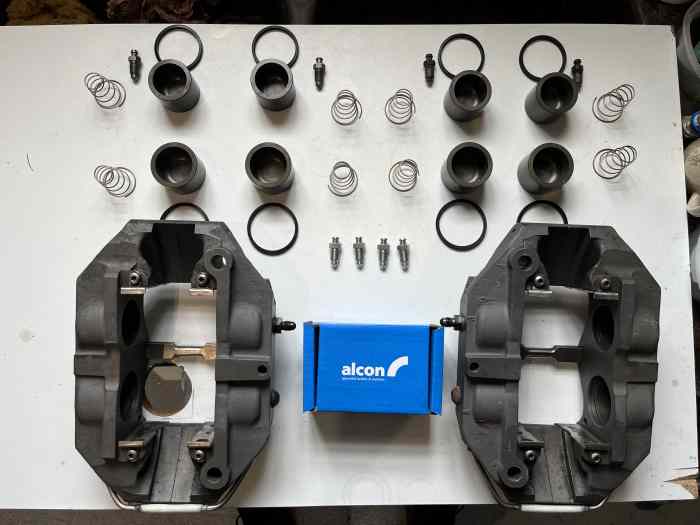 2 ETRIERS ALCON 4 PISTONS IDEM 106 306 MAXI V1 REVISES 4