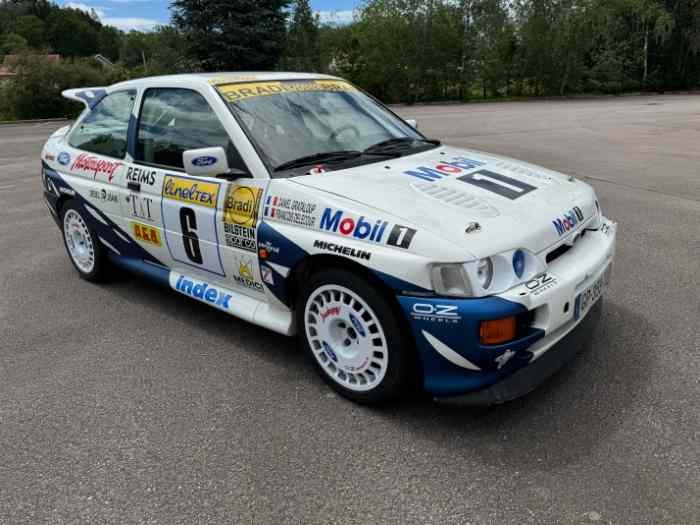 Très belle Ford escort RS COSWORTH