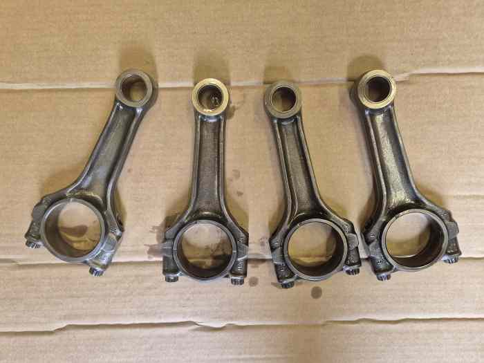 Jeu de 4 bielles BMW M3 E30 2.3 1