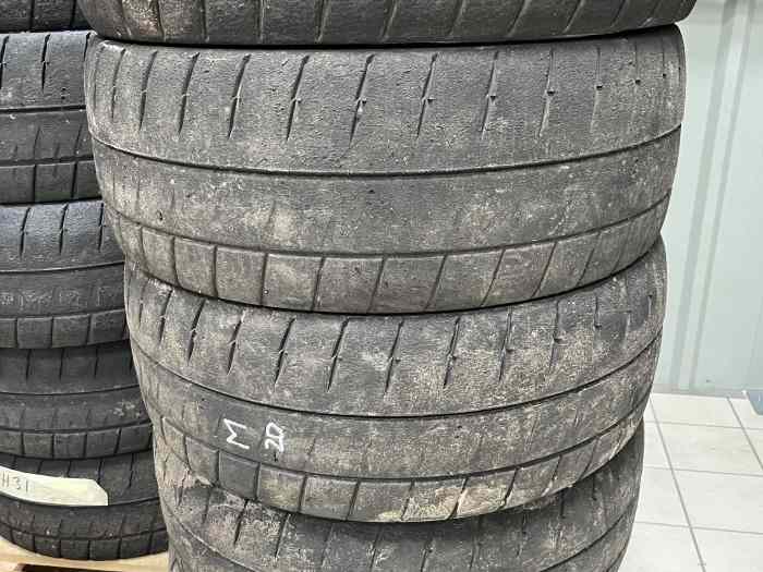 Lot pneu Michelin 18