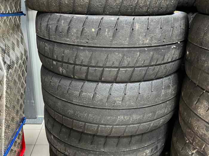 Lot pneu Michelin 18