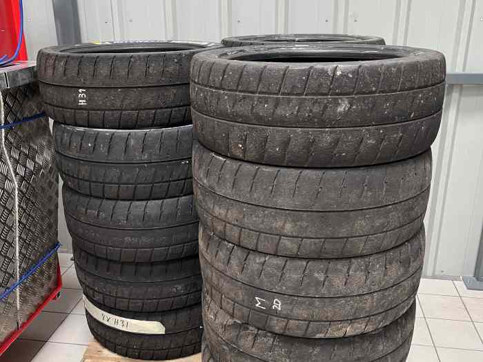 Lot pneu Michelin 18